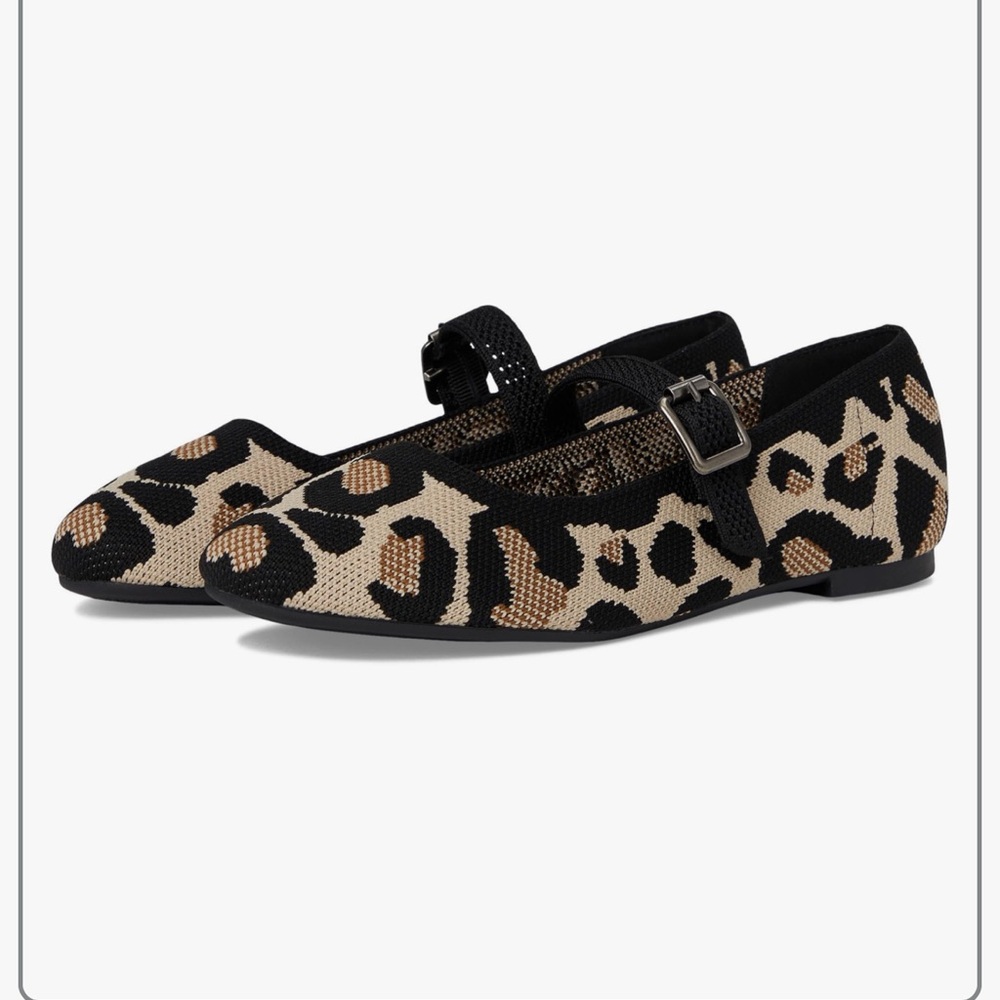 NWOT • Mia • Brita Flat